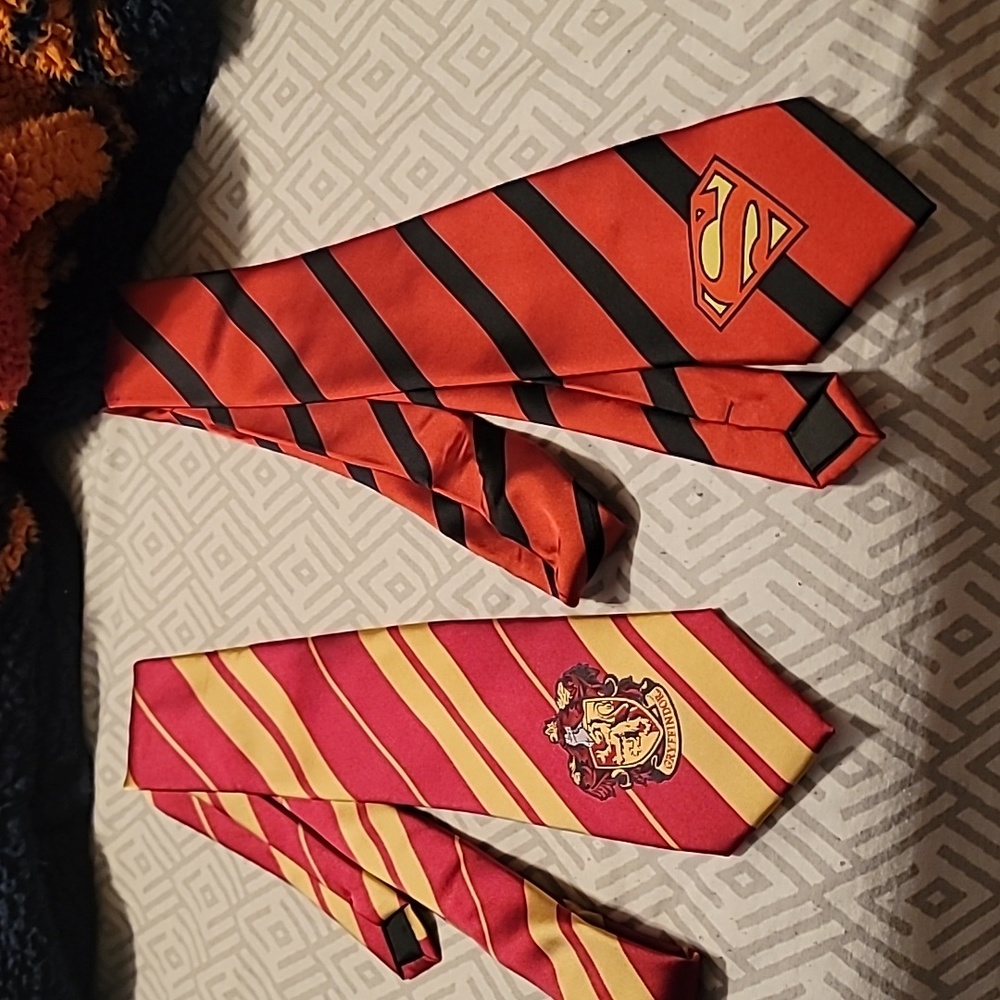 Tie lot Harry Potter and Superman plus three more